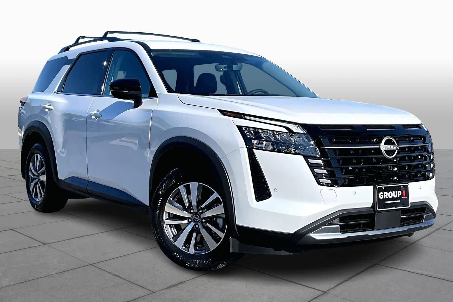 New 2026 Nissan Pathfinder SL FWD image 2