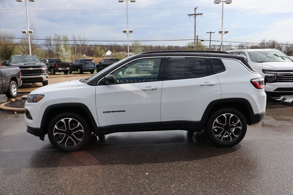Used 2024 Jeep Compass Limited image 26
