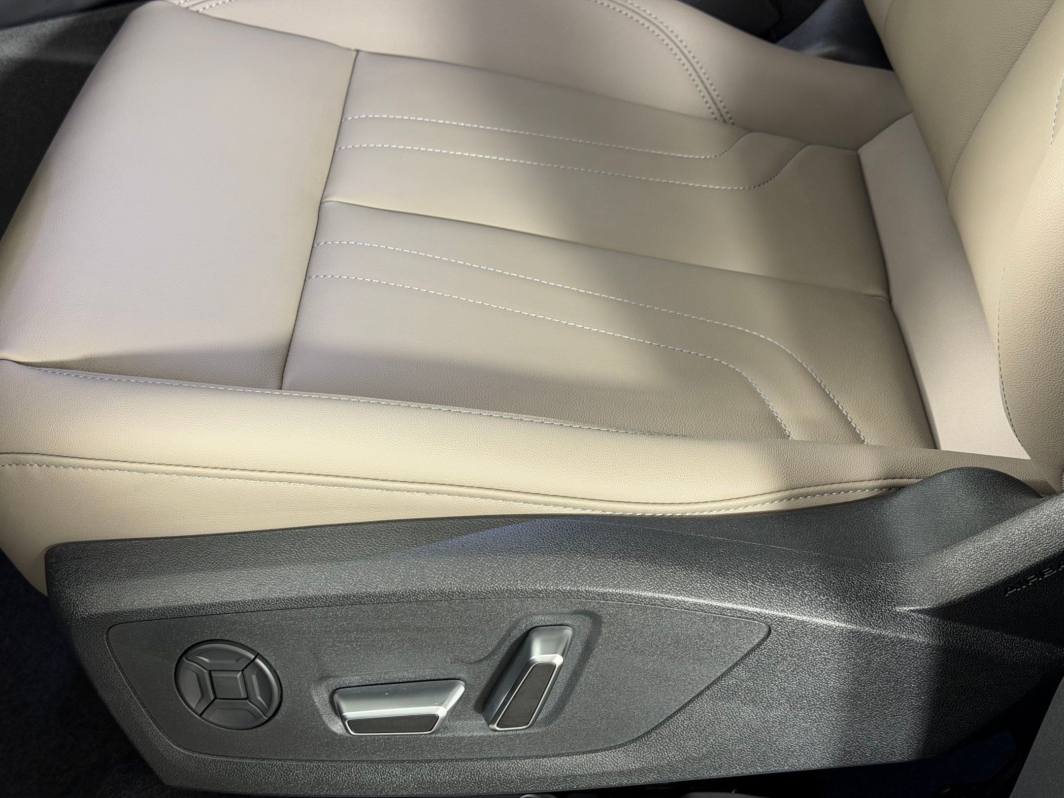 New 2026 Audi Q3 quattro 2.0T AWD/4WD image 15