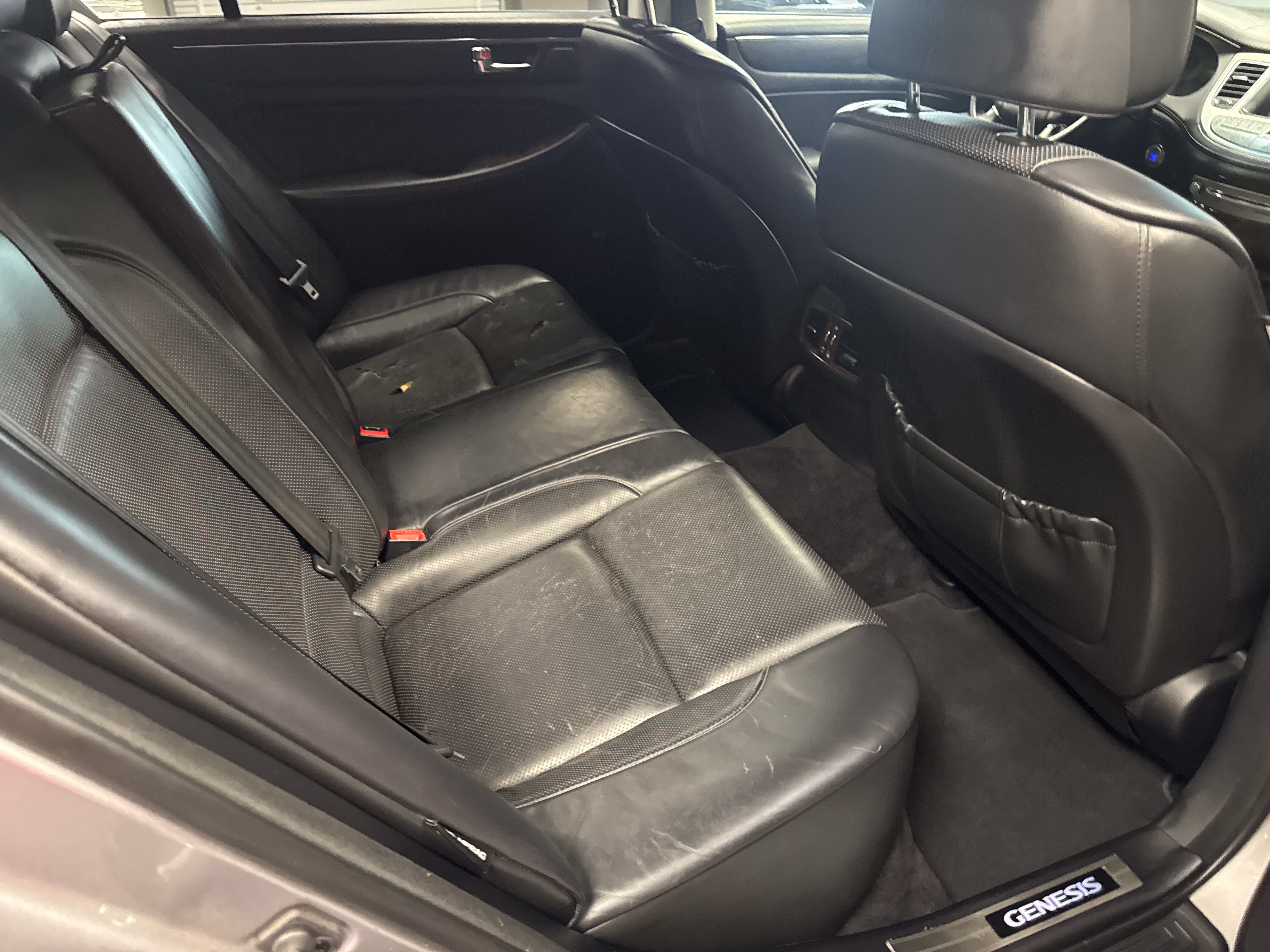Used 2009 Hyundai Genesis 4.6 w/ Technology Pkg 5 RWD image 12