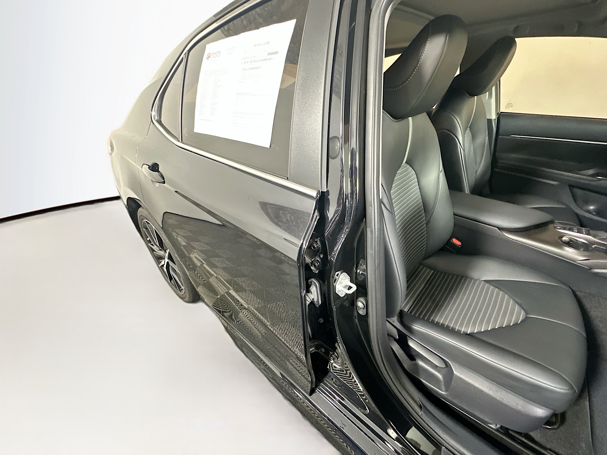 Used 2023 Toyota Camry SE w/ Audio Upgrade Package FWD image 28