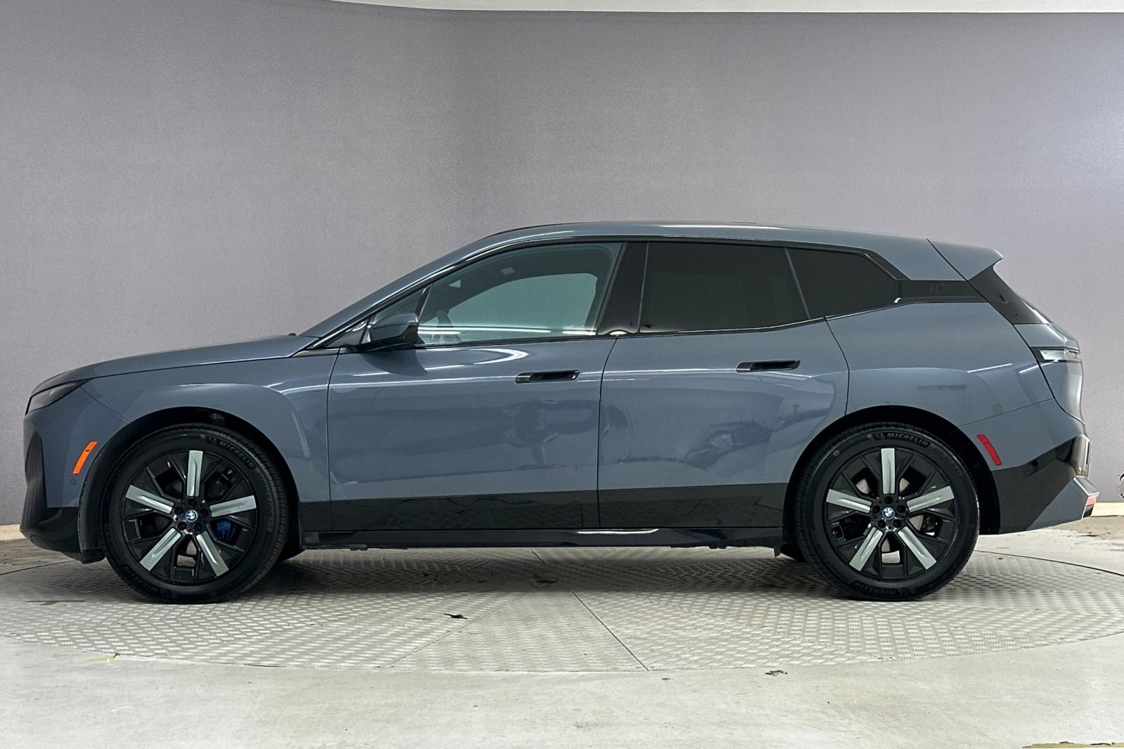 Certified 2023 BMW iX xDrive50 w/ Sport Package image 2