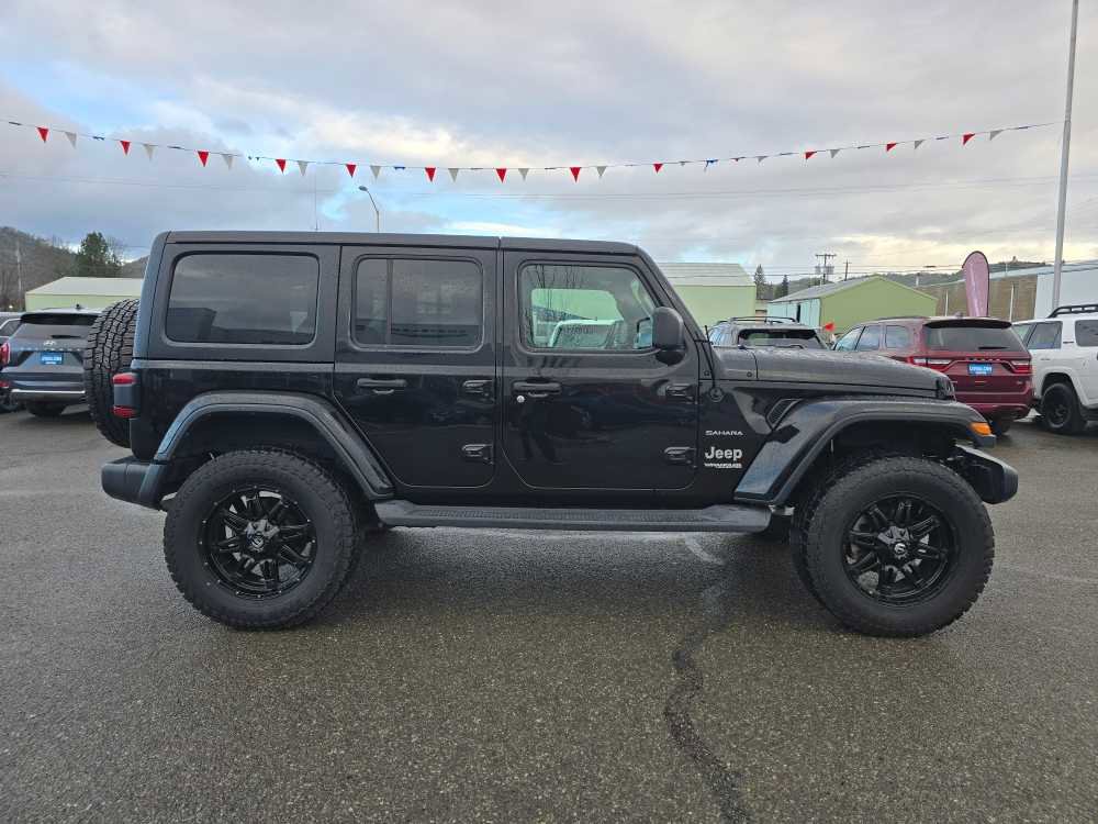 Used 2018 Jeep Wrangler Unlimited Sahara image 6