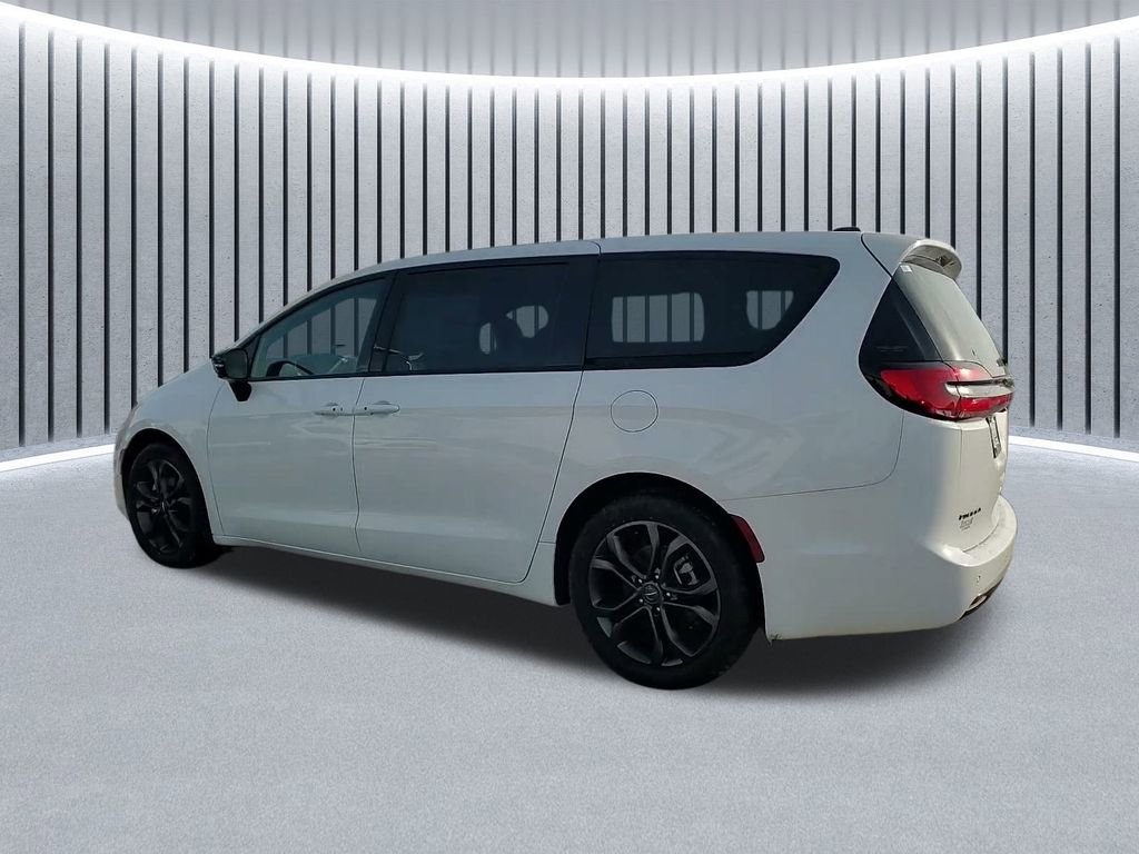 New 2026 Chrysler Pacifica Select FWD image 13