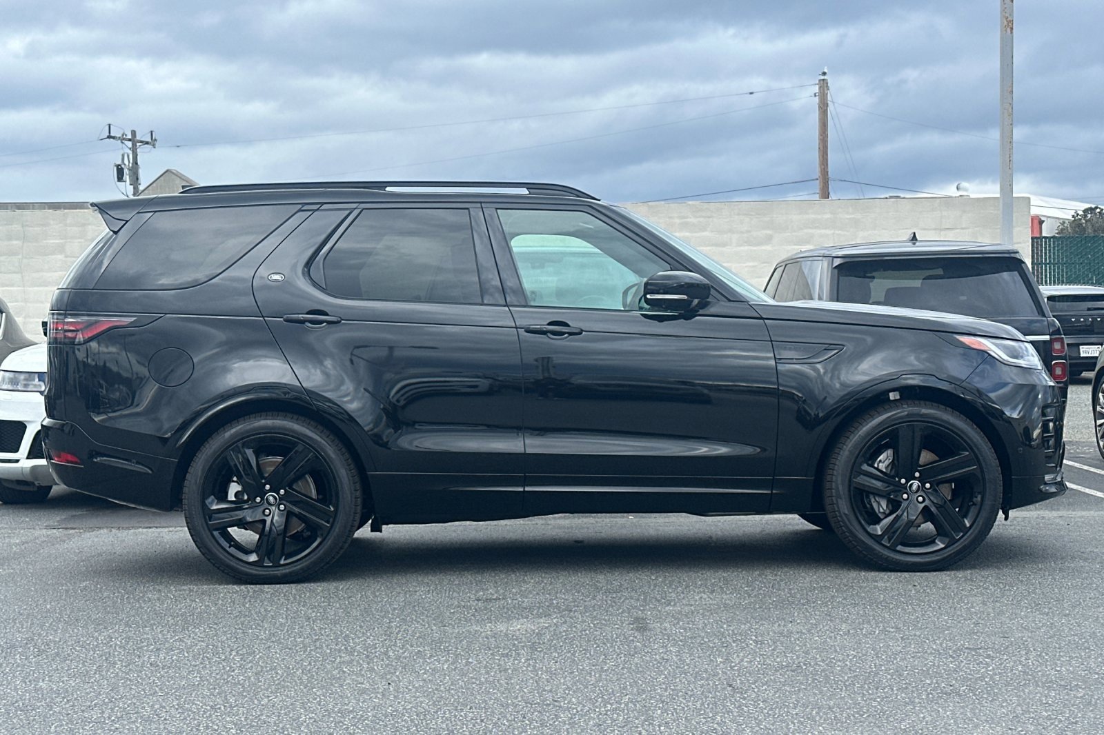 New 2026 Land Rover Discovery Dynamic SE image 6