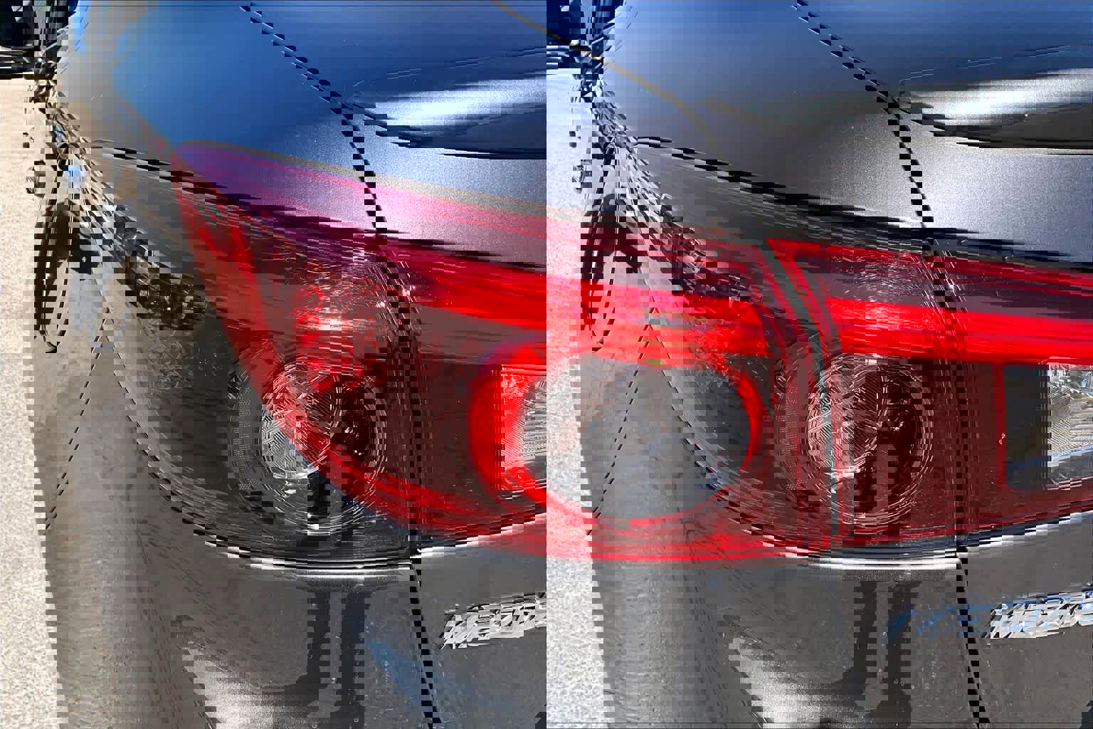 Used 2018 MAZDA MAZDA3 Grand Touring w/ Premium Equipment Package image 29