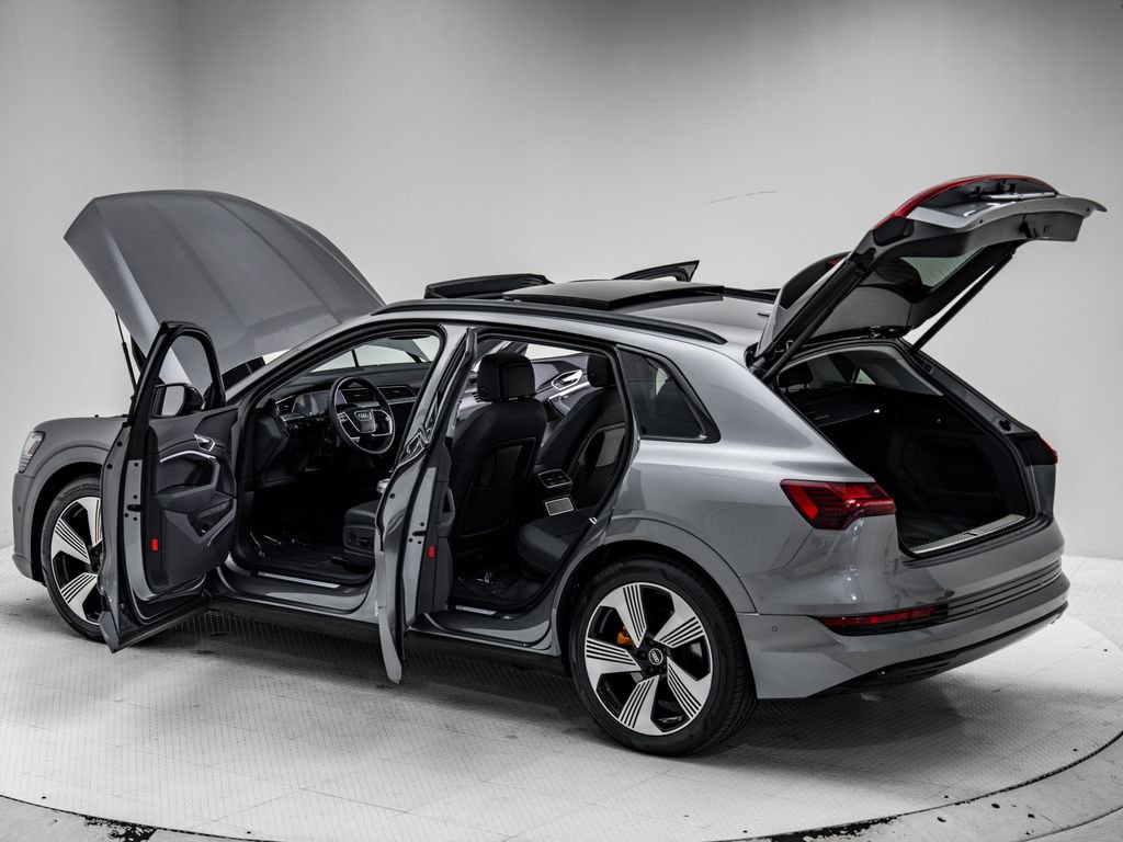 Used 2023 Audi e-tron Premium Plus w/ Premium Plus Package AWD/4WD image 42