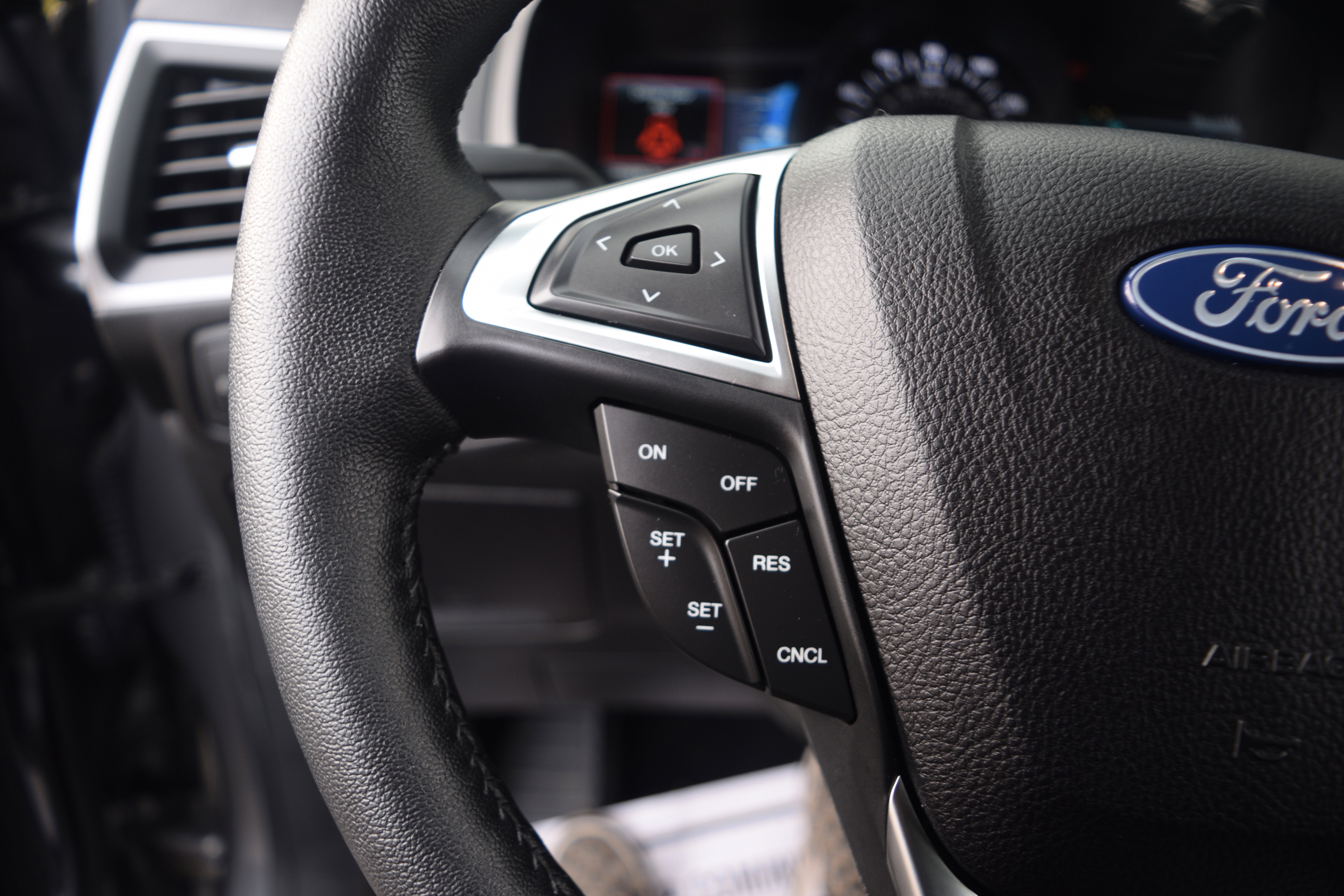 Used 2022 Ford Edge SEL w/ Convenience Package image 6