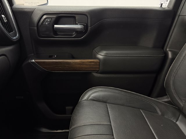 Used 2021 Chevrolet Silverado 1500 High Country w/ Technology Package AWD/4WD image 24
