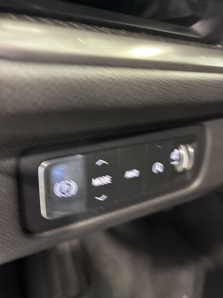 Used 2026 Chevrolet Traverse LT AWD/4WD image 18