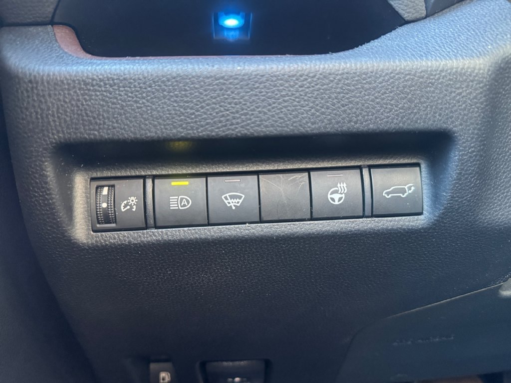 Used 2020 Toyota RAV4 Limited w/ Limited Grade Weather Package AWD/4WD image 22