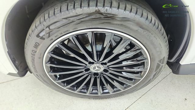 Used 2025 Mercedes-Benz GLC 300 4MATIC image 55