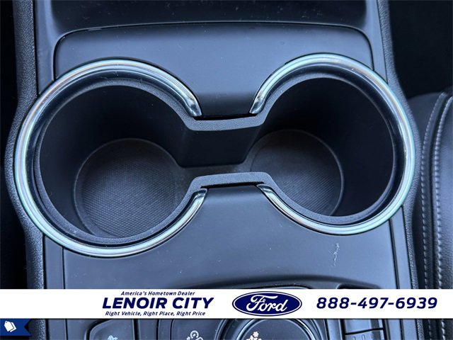 Used 2024 GMC Terrain SLT image 24