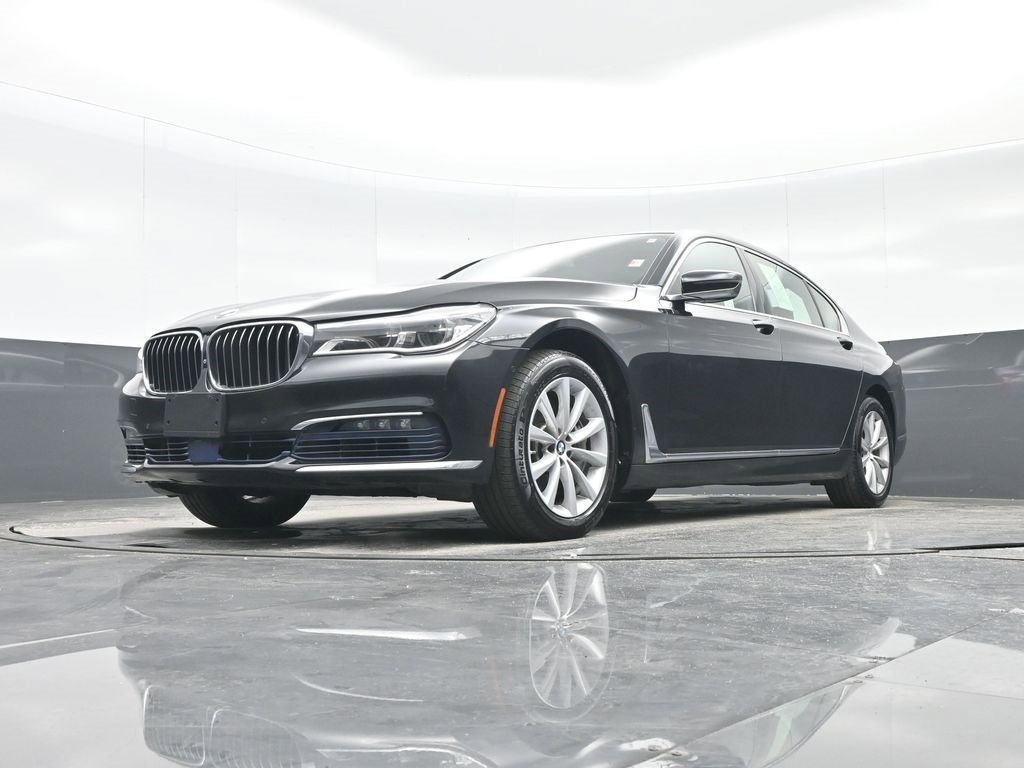 Used 2017 BMW 750i xDrive image 24