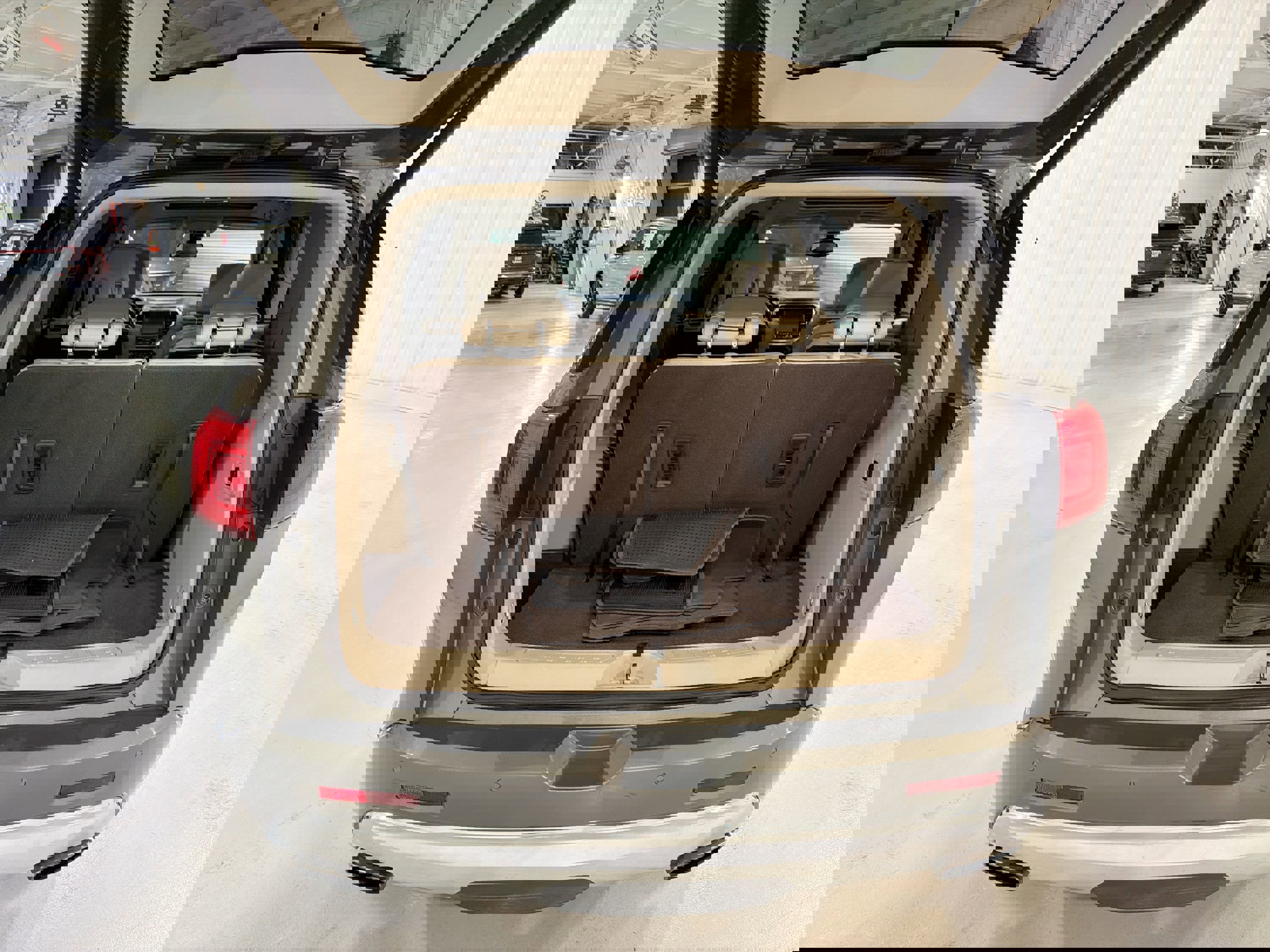 Used 2018 GMC Acadia Denali w/ Technology Package image 29