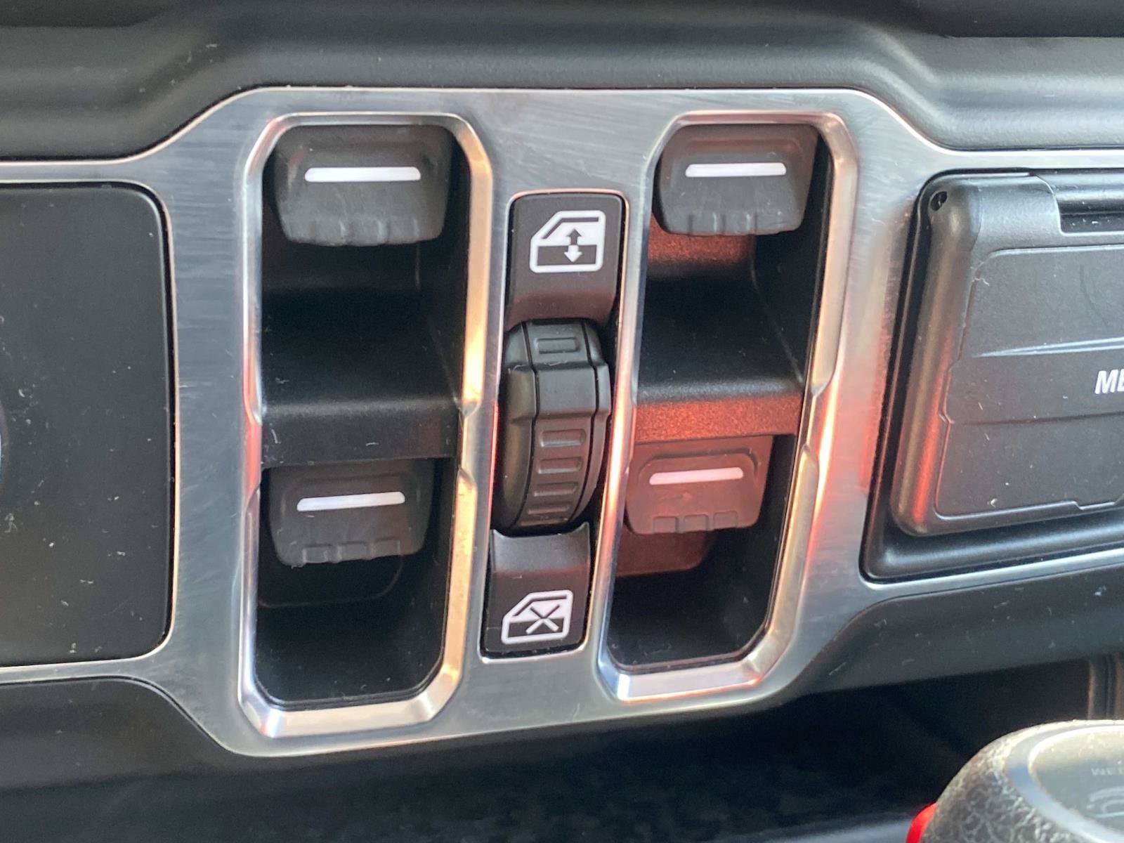 Used 2021 Jeep Gladiator Sport AWD/4WD image 32