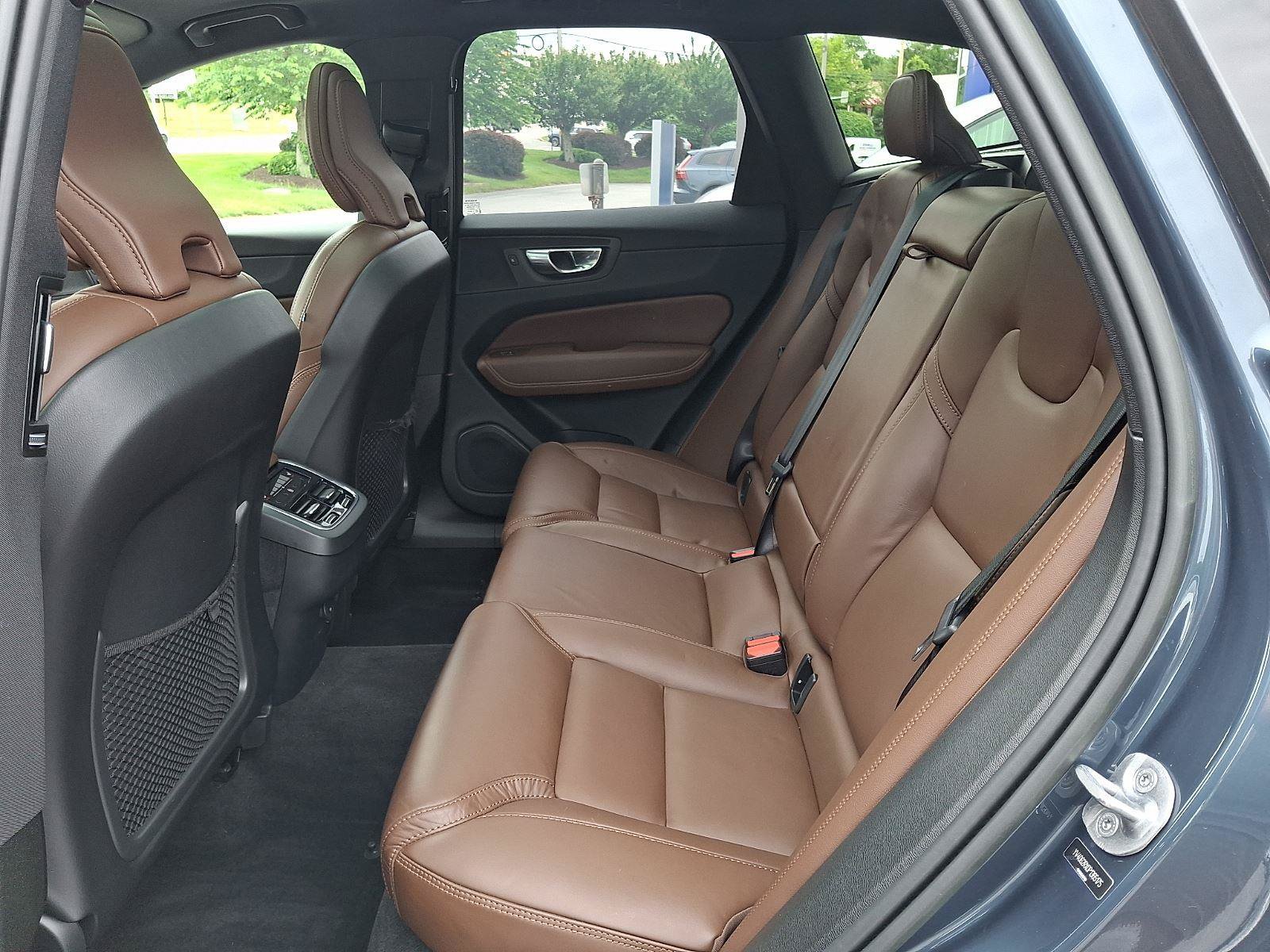Certified 2023 Volvo XC60 B6 Ultimate w/ Climate Package AWD/4WD image 10