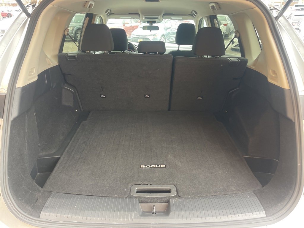 Used 2024 Nissan Rogue S image 16