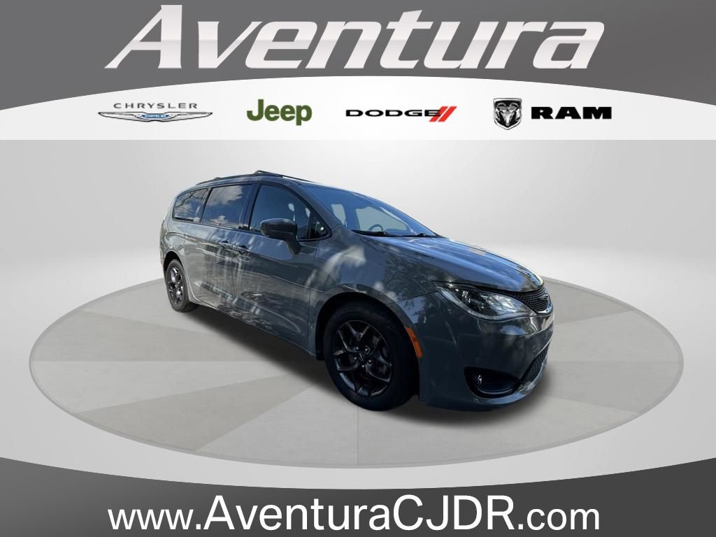 Used 2020 Chrysler Pacifica Touring-L Plus image 1