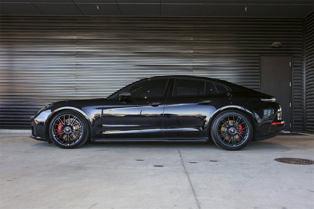 Certified 2025 Porsche Panamera GTS image 2
