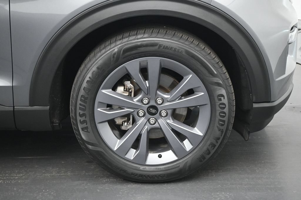 Certified 2023 Ford Explorer XLT w/ Equipment Group 202A RWD image 27