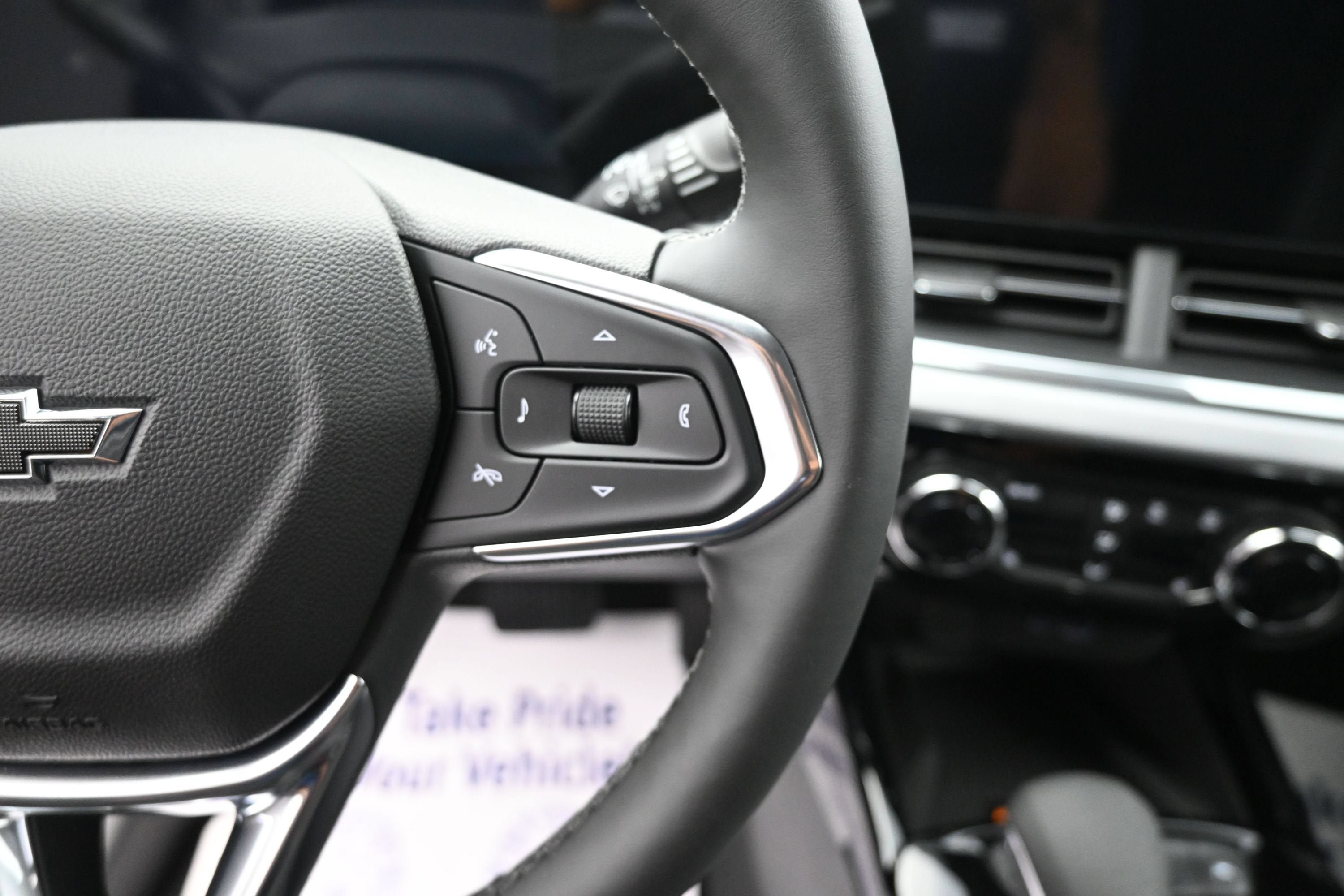 New 2026 Chevrolet Trax LT w/ Sunroof Package FWD image 14