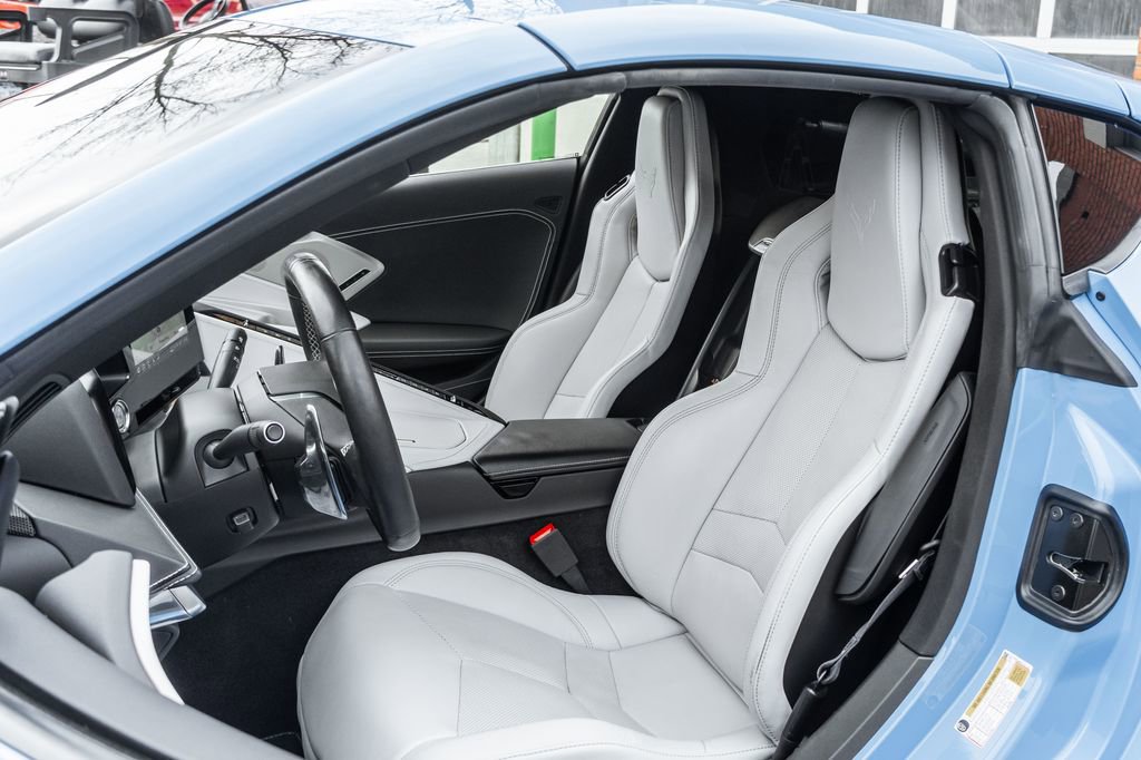 Used 2023 Chevrolet Corvette Stingray Preferred Cpe w/ Z51 Performance Package image 6