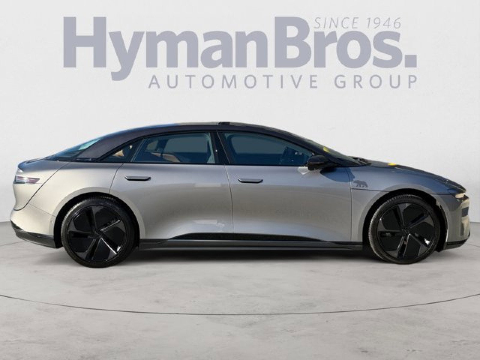 Used 2024 Lucid Air Touring image 2