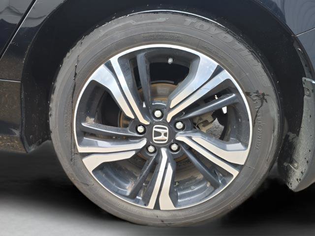 Used 2018 Honda Civic Touring image 9
