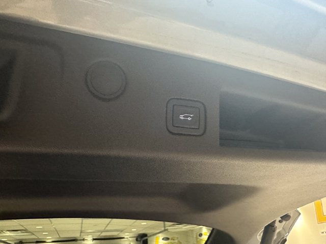 Used 2024 Chevrolet Equinox LT AWD/4WD image 17