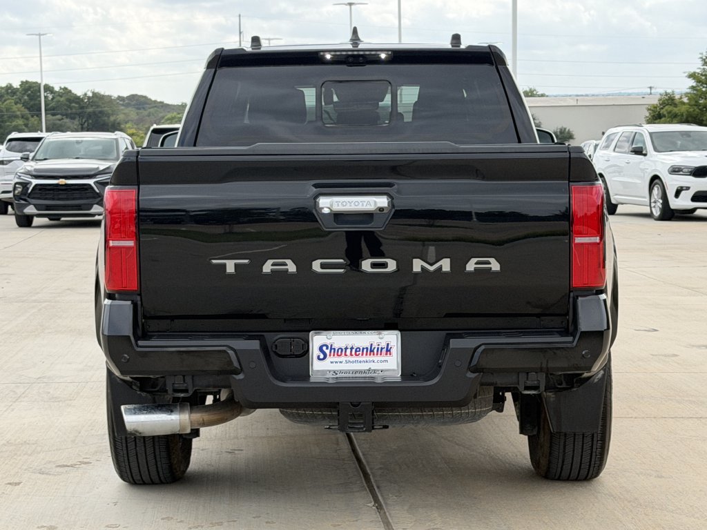 Used 2025 Toyota Tacoma Limited w/ Tow Tech Package AWD/4WD image 5