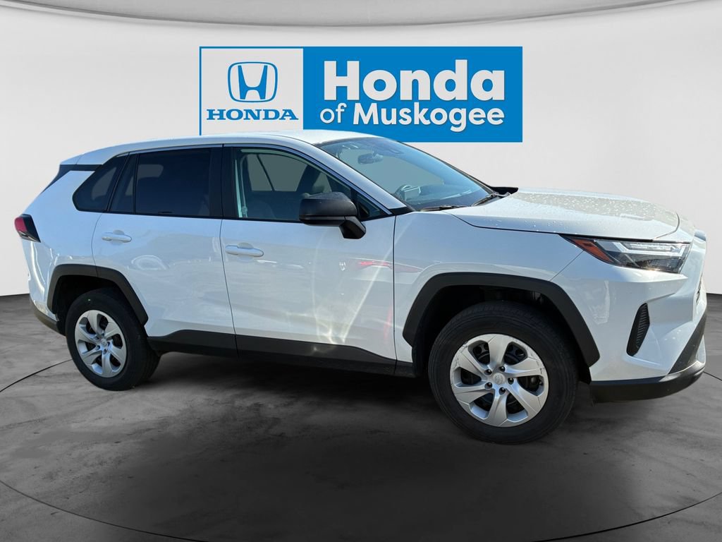 Used 2025 Toyota RAV4 LE FWD image 4