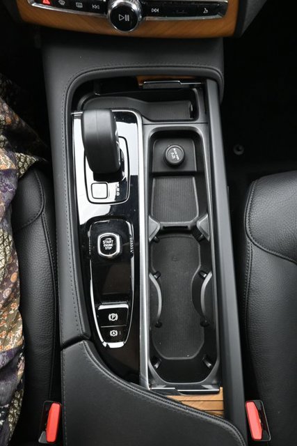Used 2025 Volvo XC90 B6 Plus w/ Protection Package Premier AWD/4WD image 12