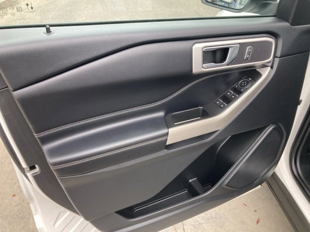 Used 2022 Ford Explorer XLT w/ Equipment Group 202A image 24