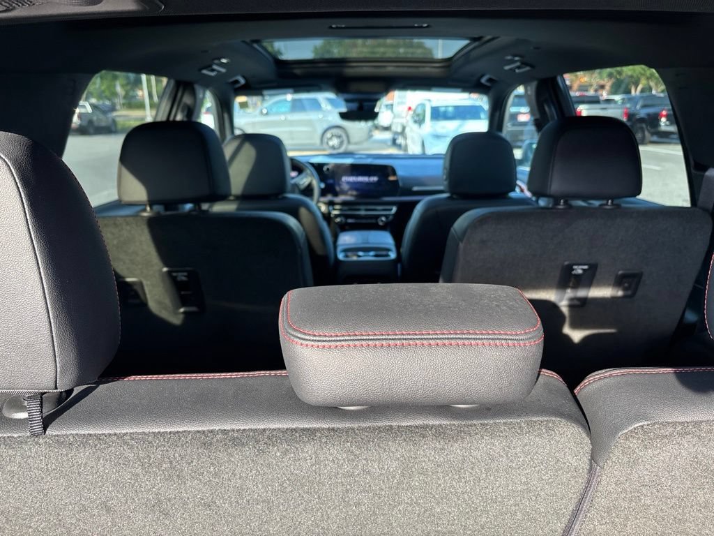 Used 2024 Chevrolet Traverse RS w/ LPO, Floor Liner Package FWD image 14