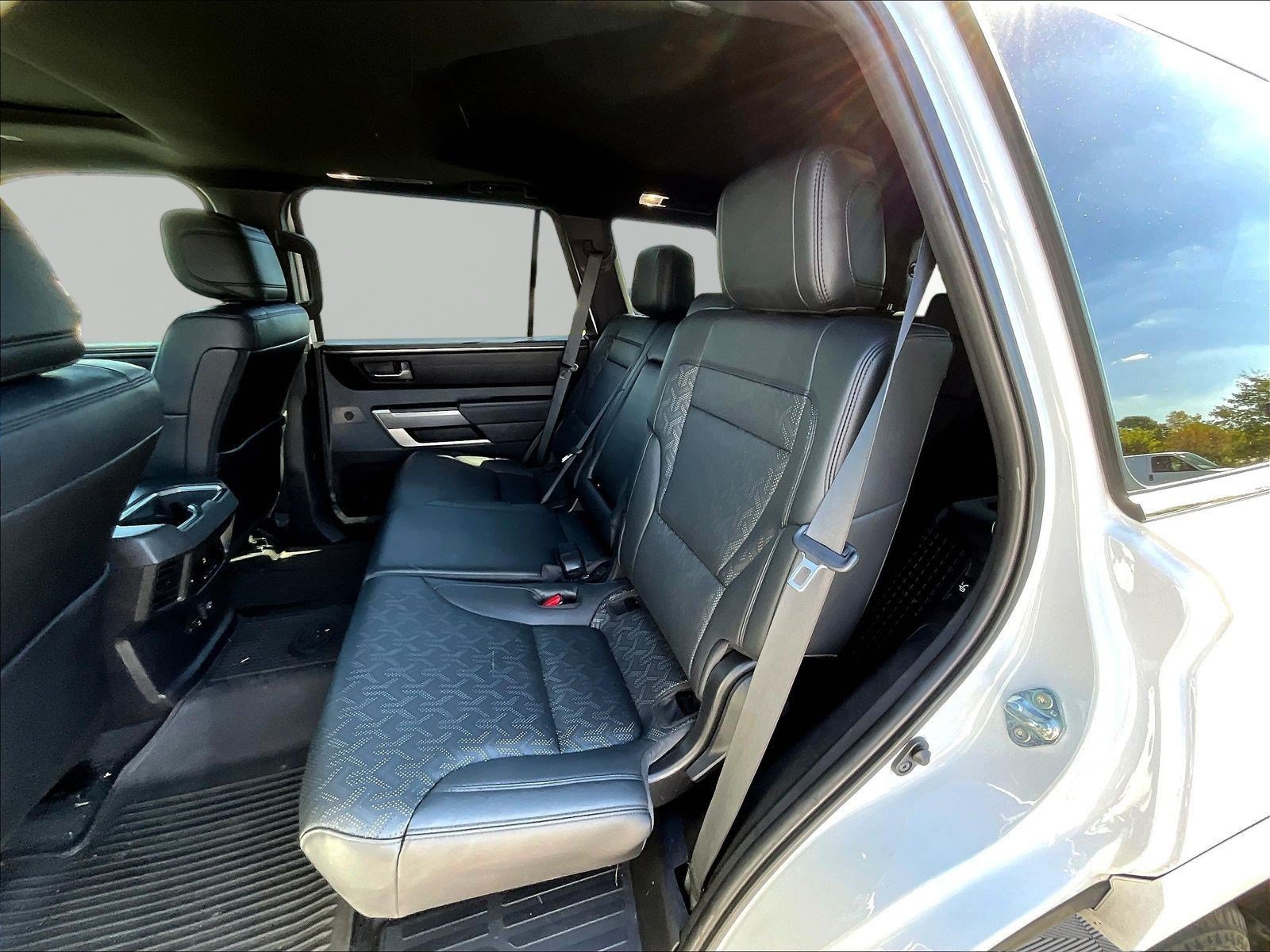 Used 2025 Toyota Sequoia SR5 w/ SR5 Premium Package AWD/4WD image 21