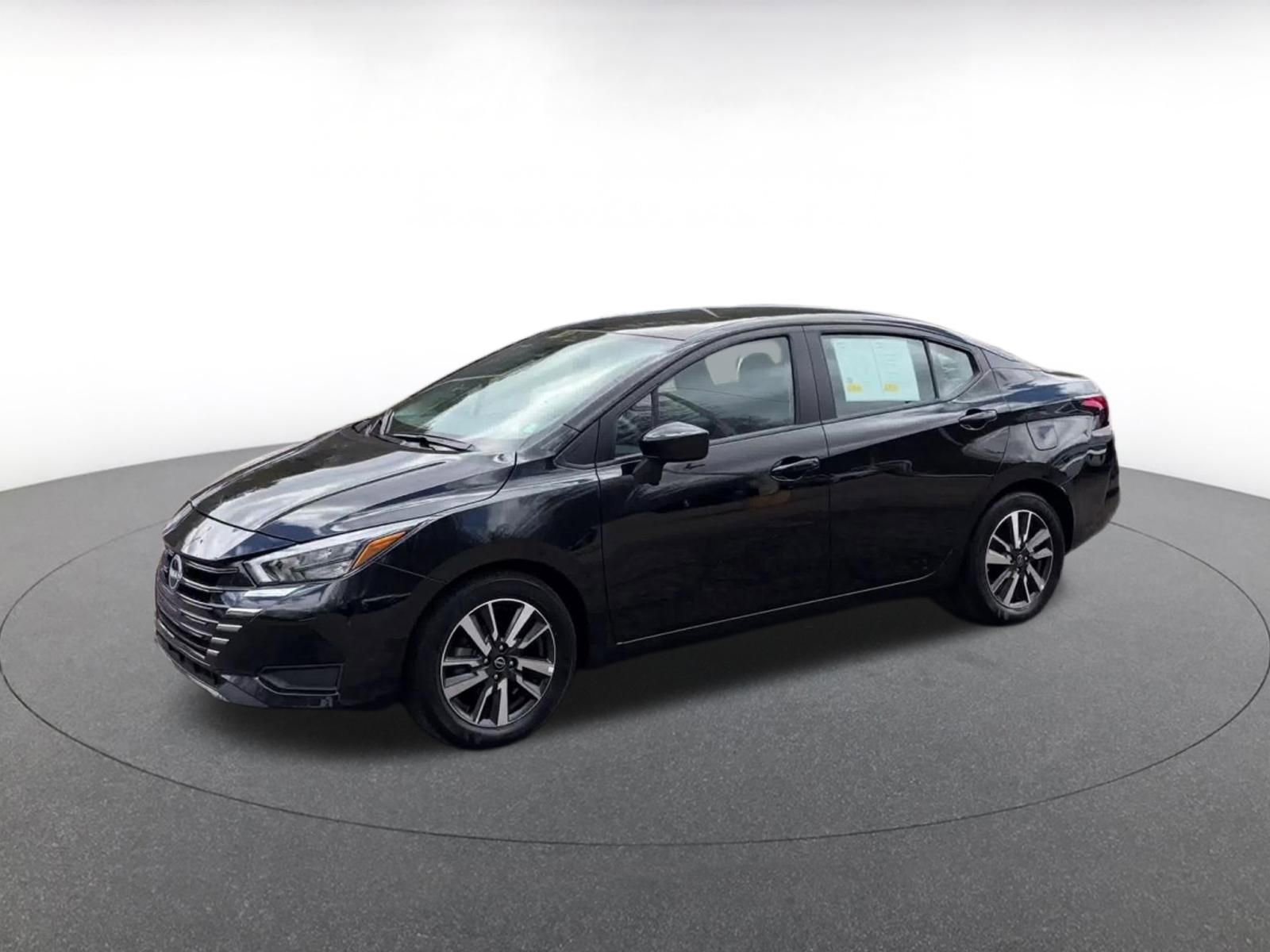 Used 2025 Nissan Versa SV FWD image 8