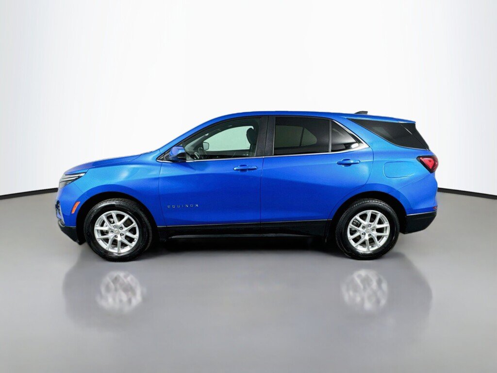 Used 2024 Chevrolet Equinox LT AWD/4WD image 2