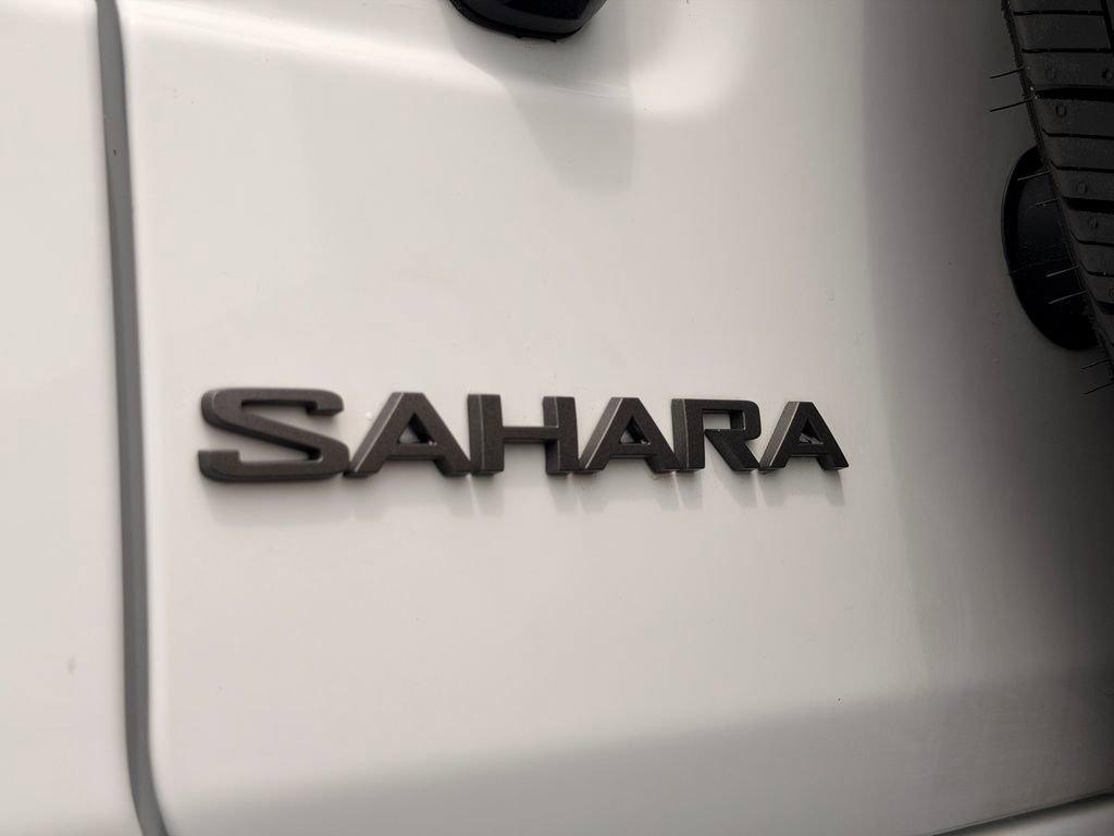 Used 2025 Jeep Wrangler Unlimited Sahara AWD/4WD image 18