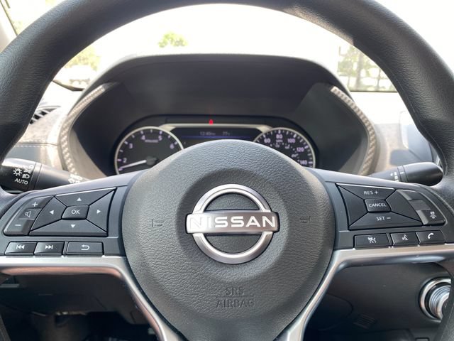 Used 2025 Nissan Sentra SV FWD image 14