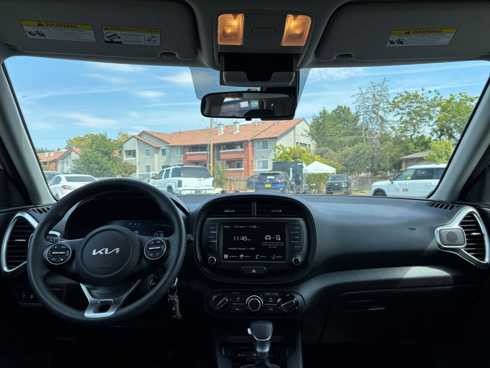 Used 2025 Kia Soul LX w/ LX Technology Package FWD image 30
