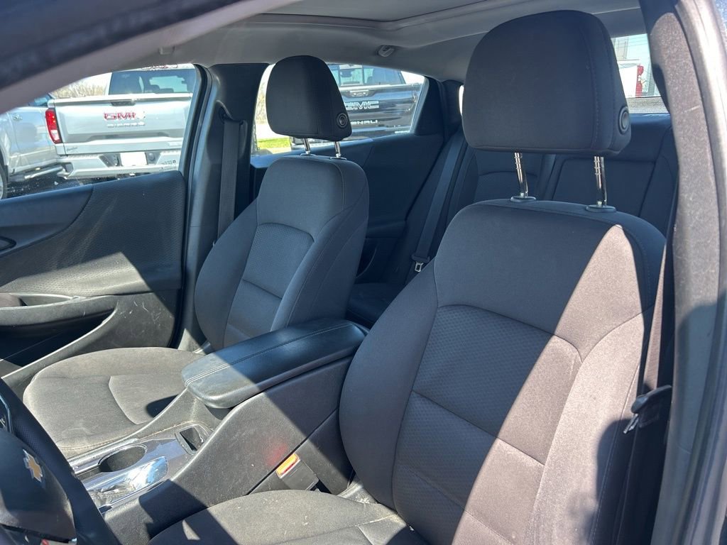 Used 2019 Chevrolet Malibu LT FWD image 16