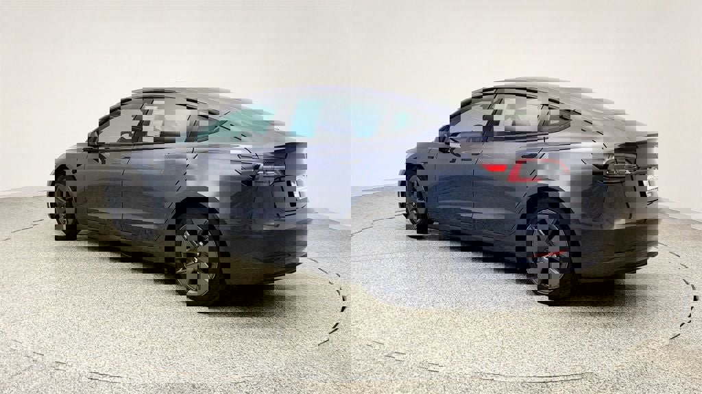 Used 2023 Tesla Model 3 Standard Range image 7