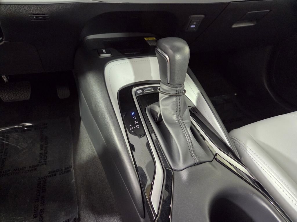 Used 2025 Toyota Corolla XSE FWD image 18