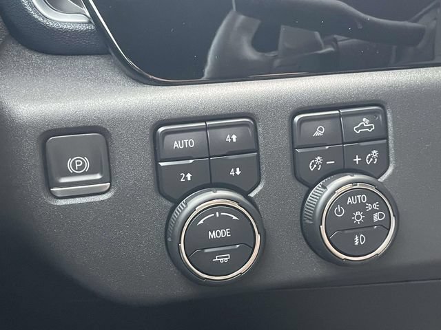 Used 2023 Chevrolet Silverado 1500 High Country AWD/4WD image 25