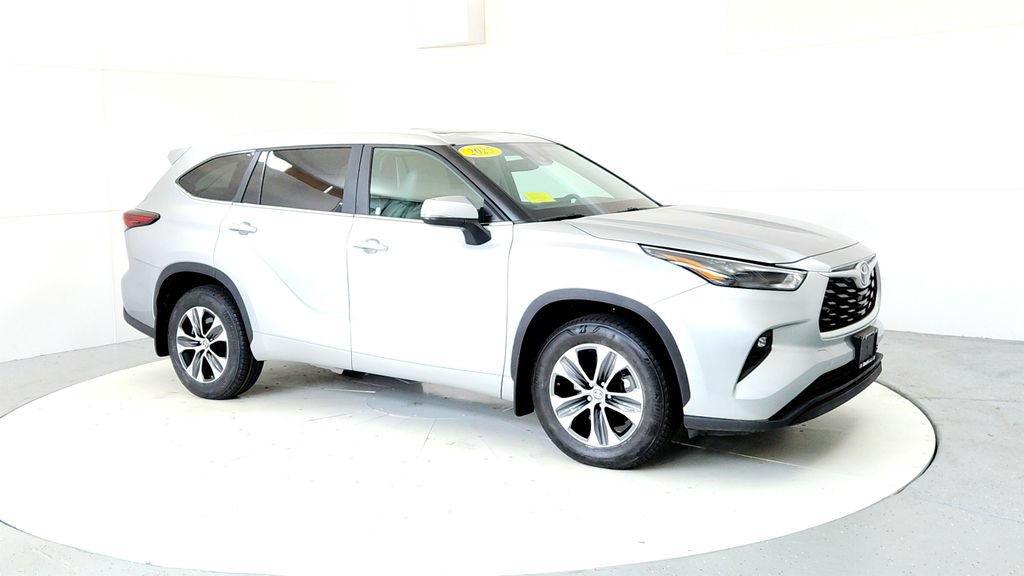 Certified 2025 Toyota Highlander XLE AWD/4WD image 7