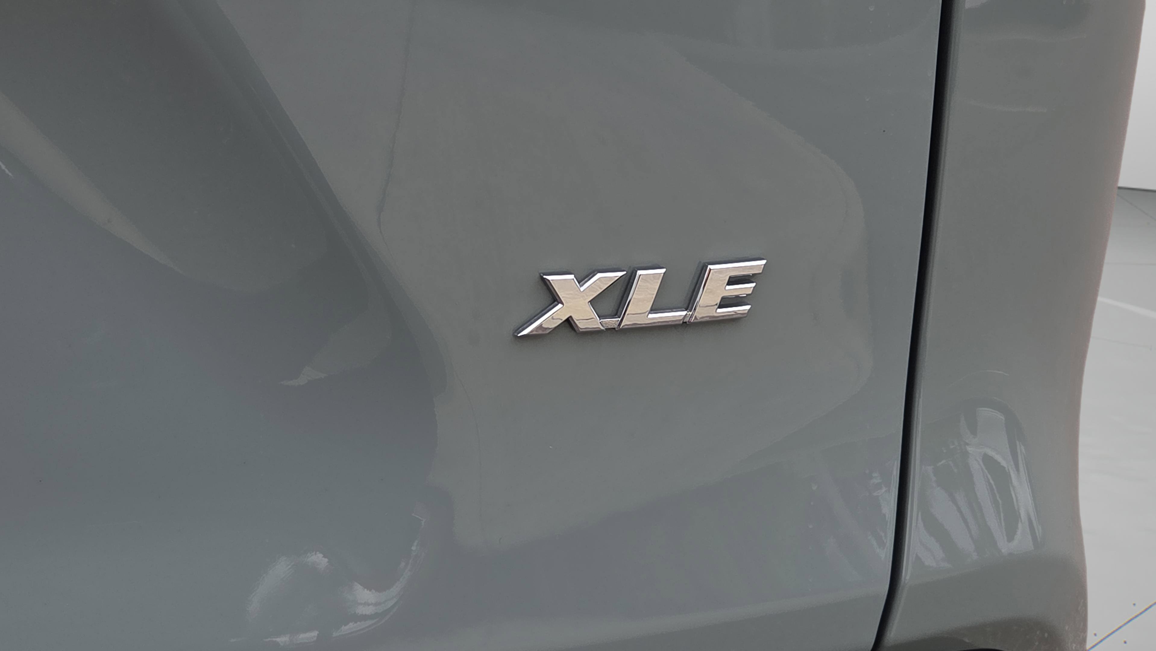 Used 2023 Toyota RAV4 XLE Premium image 34