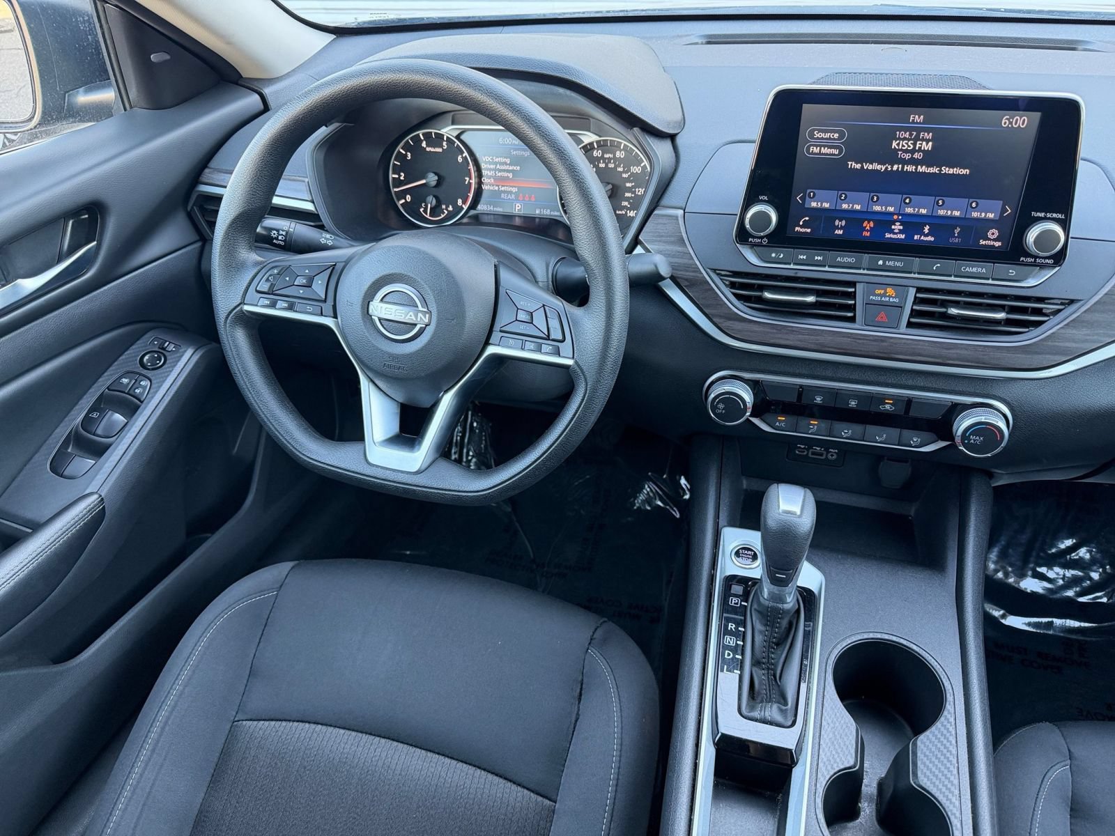 Used 2025 Nissan Altima 2.5 SV FWD image 34