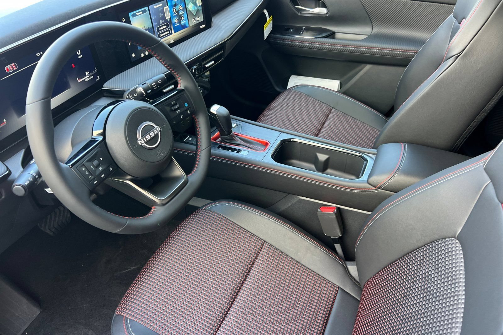 New 2027 Nissan Kicks SR FWD image 7