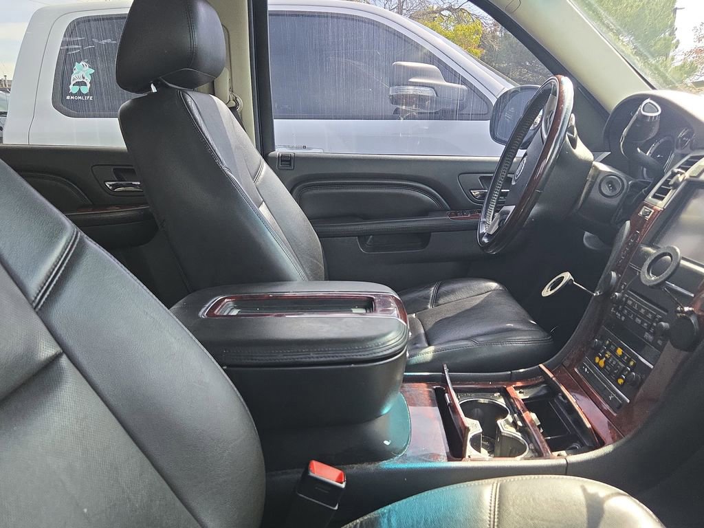 Used 2013 Cadillac Escalade ESV Premium AWD/4WD image 6